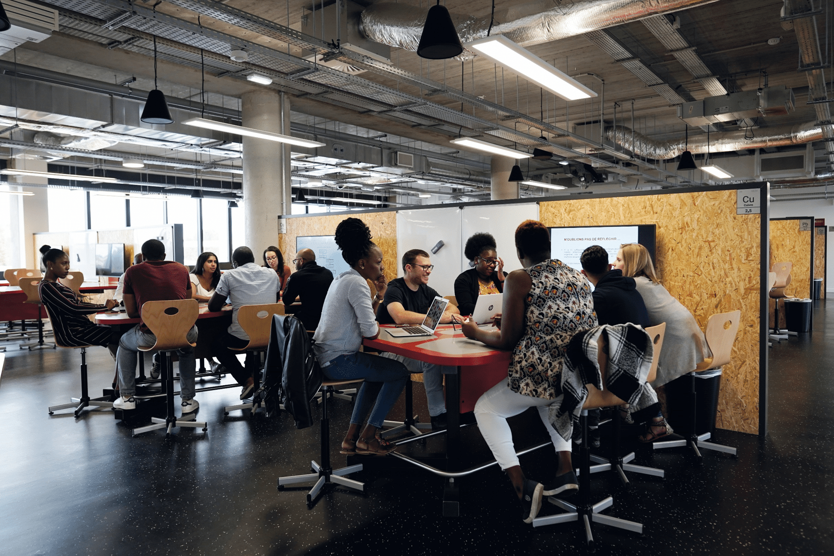 Découvrez les plateaux pédagogiques présents à CESI Nanterre — free download